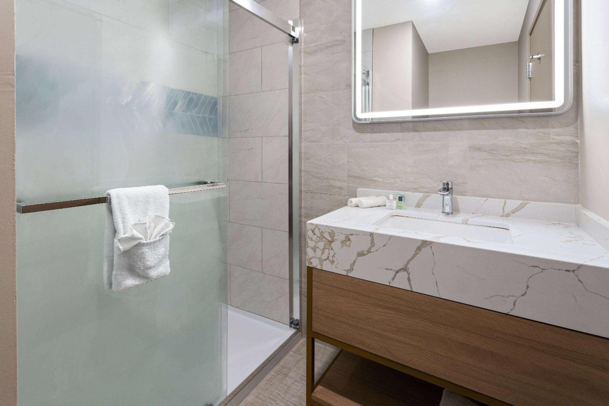 The Vibes Hotel, Trademark Collection By Wyndham Wildwood Luaran gambar
